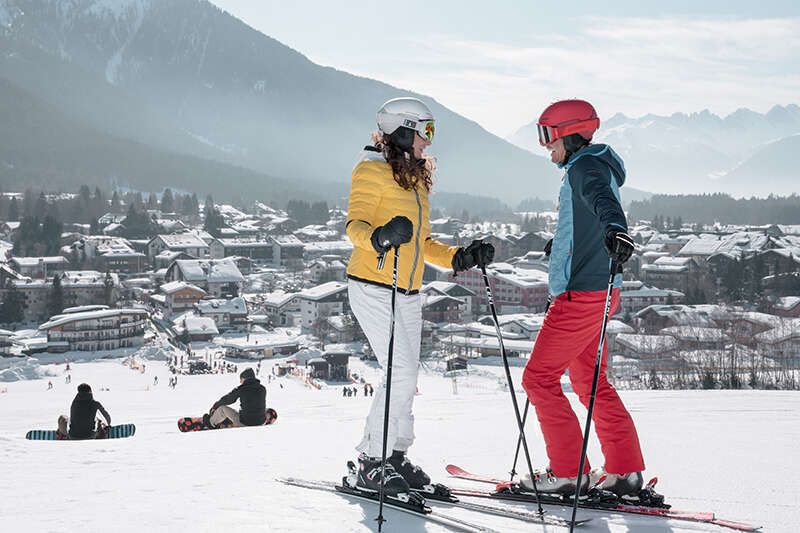 Skifahrer auf dem Skigebiet Geigenbühel