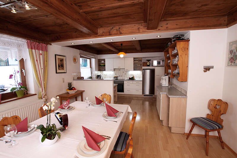 Küche und Essbereich im Ferienhaus Alice in Seefeld